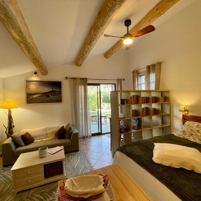 La belle histoire Gîte Ventoux - Studio avec Vue sur Jardin - 3
