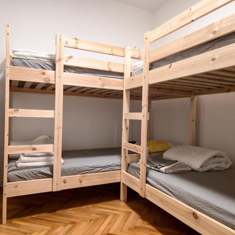 Hostel Budva - Četvorokrevetna Mešovita Spavaonica - 13