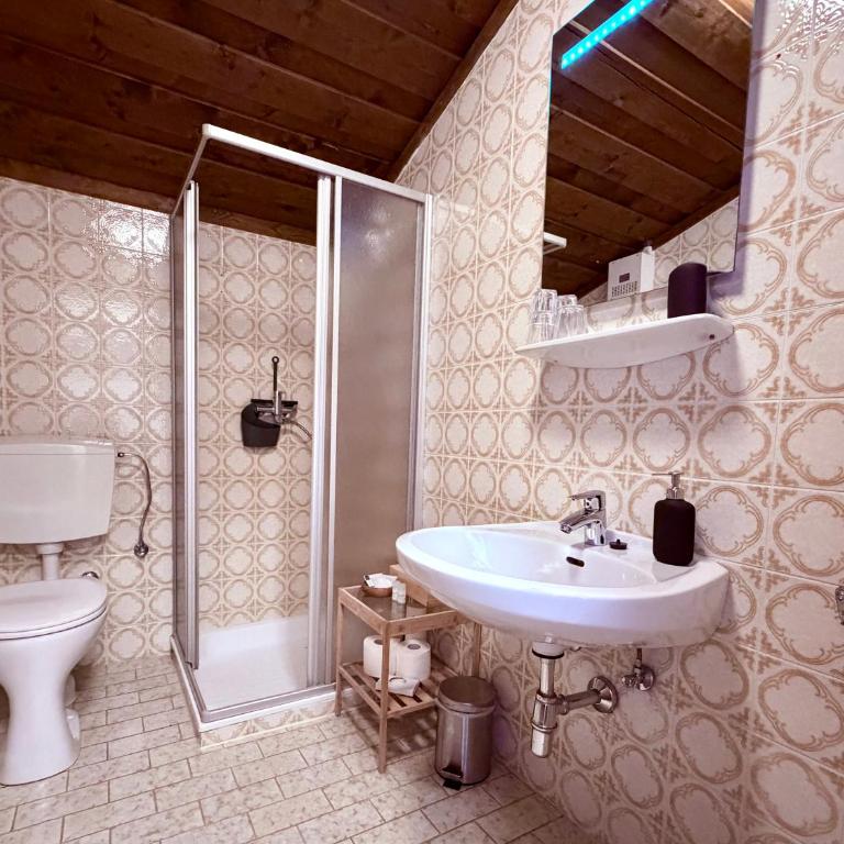 Boutique Hotel Alpenhof - Dreibettzimmer mit Balkon und Bergblick - 5
