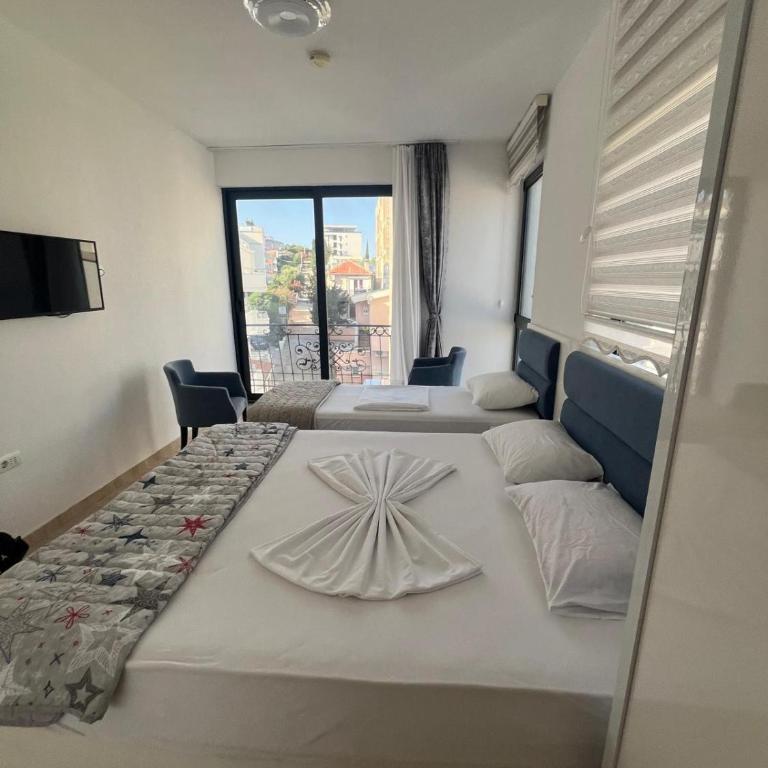 Montebay Studio - One-Bedroom Apartment - 2