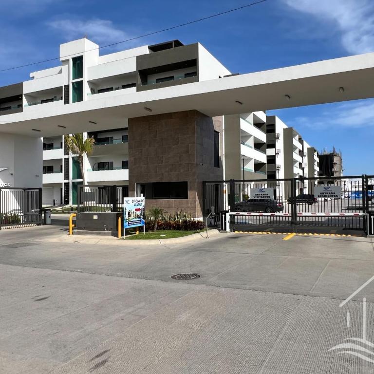 New-Promo-2 Queen Beds-Near Beach-Poolside-Sleep 6 - Two-Bedroom Apartment - 3