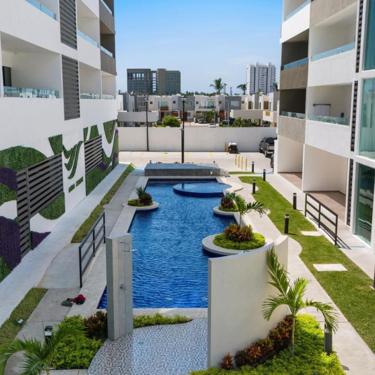 New-Promo-2 Queen Beds-Near Beach-Poolside-Sleep 6 - Two-Bedroom Apartment - 2