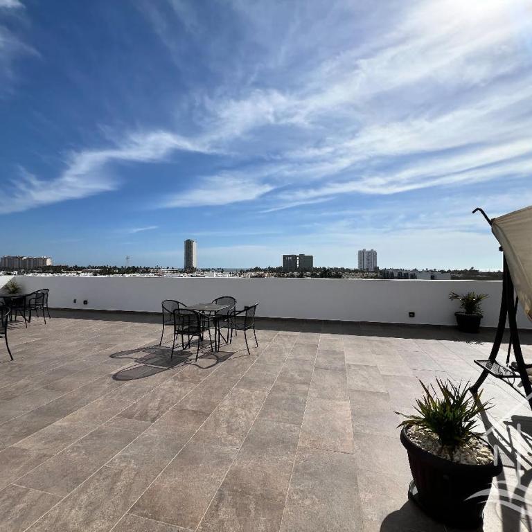 New-Promo-2 Queen Beds-Near Beach-Poolside-Sleep 6 - Two-Bedroom Apartment - 37