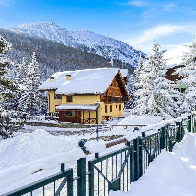 Hostdomus - Chalet Claviere - Appartement 3 Chambres - 35