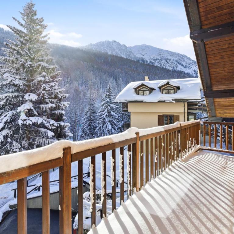 Hostdomus - Chalet Claviere - Appartement 3 Chambres - 38