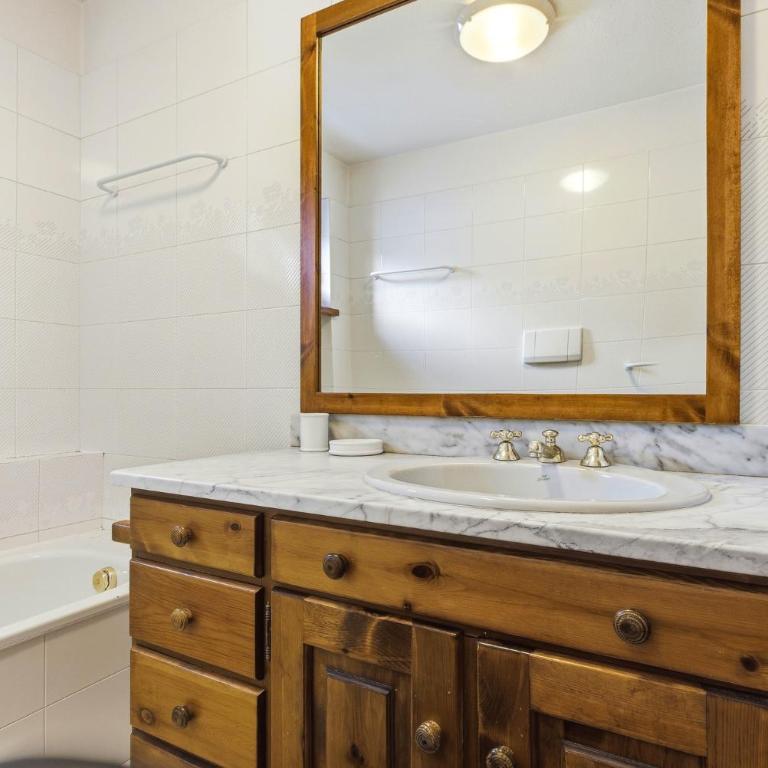 Hostdomus - Chalet Claviere - Appartement 3 Chambres - 8