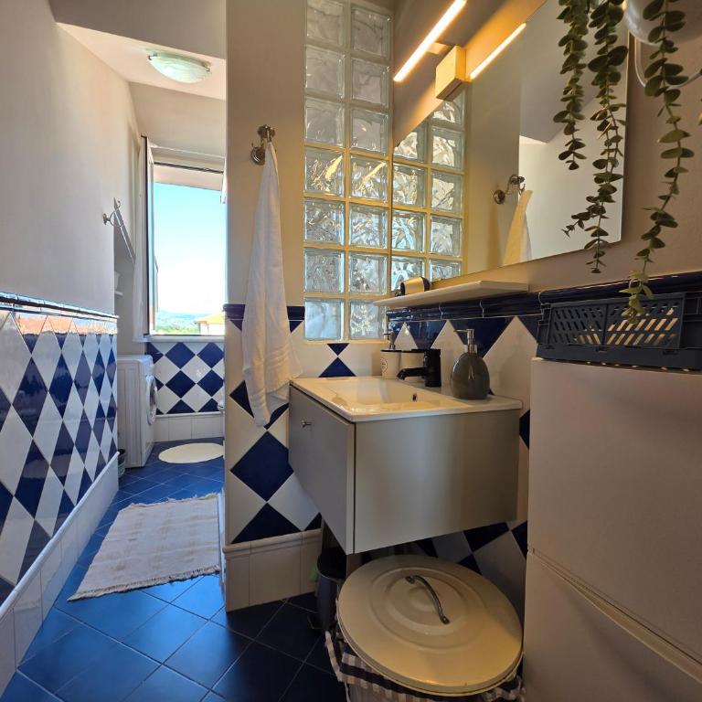 New Design Flat wITH AC, Wi-Fi & Terrace - Appartamento con 1 Camera da Letto e Terrazza - 4