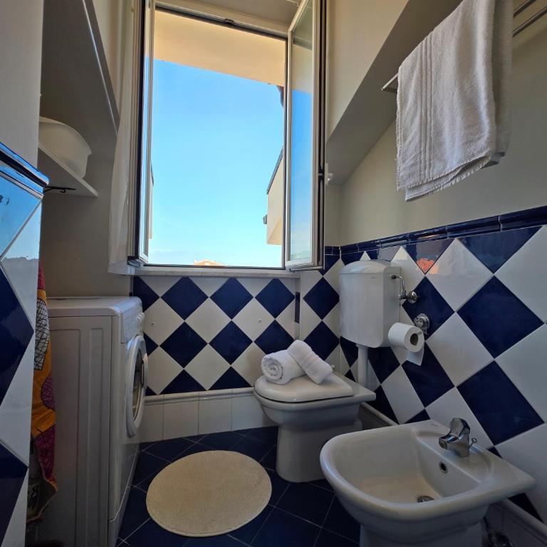 New Design Flat wITH AC, Wi-Fi & Terrace - Appartamento con 1 Camera da Letto e Terrazza - 16
