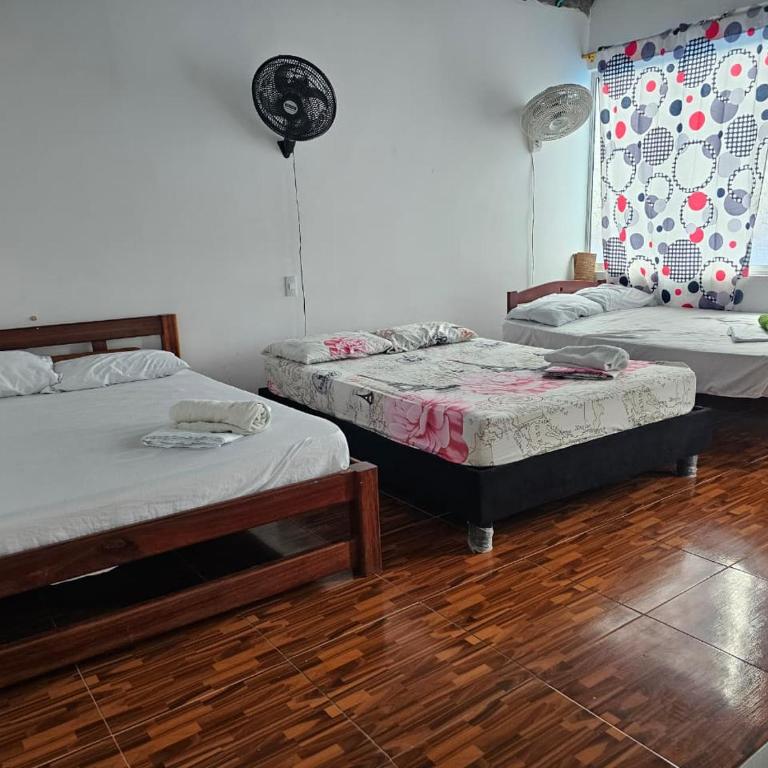 Hotel y Restaurante Delicias del Mar - Family Double Room - 4