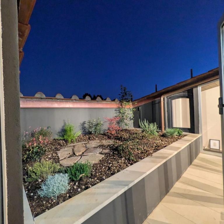 Santa Rosa Stables - Two-Bedroom House - 27