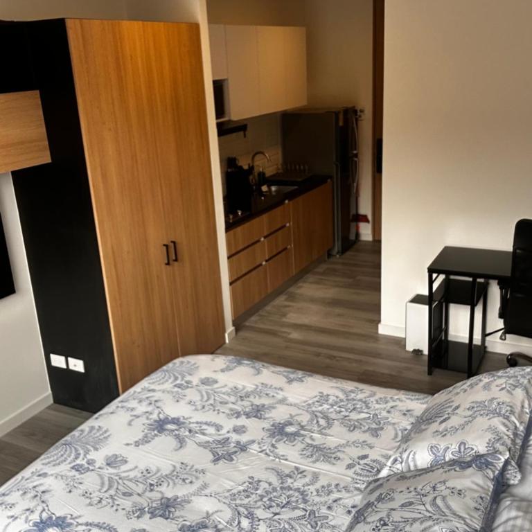 An elegant, stylish modern apartment featuring breathtaking panoramic views - Apartamento de 1 dormitorio - 19