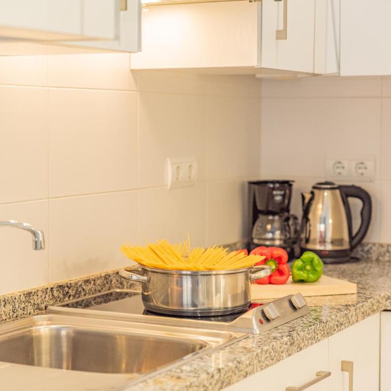Feelathome Merced Apartments - Estudio - 4
