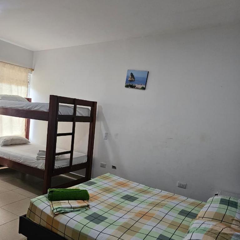 Hotel y Restaurante Delicias del Mar - Quadruple Room - 2