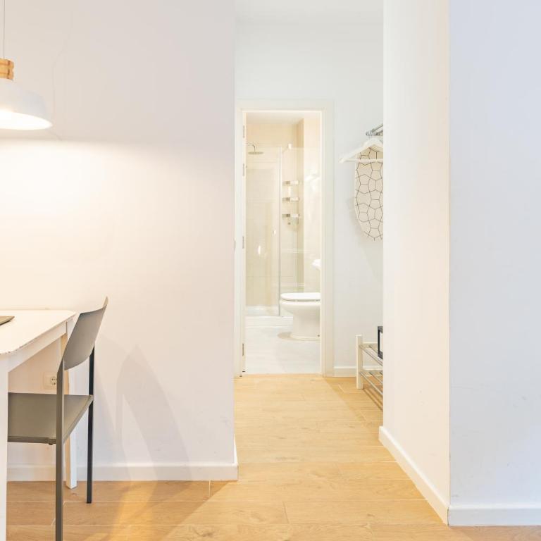 Feelathome Merced Apartments - Estudio con patio - 5
