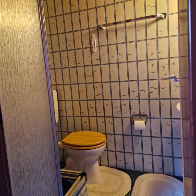 Ferienwohnung Köpfleblick - Apartment mit 3 Schlafzimmern und Dusche - 16