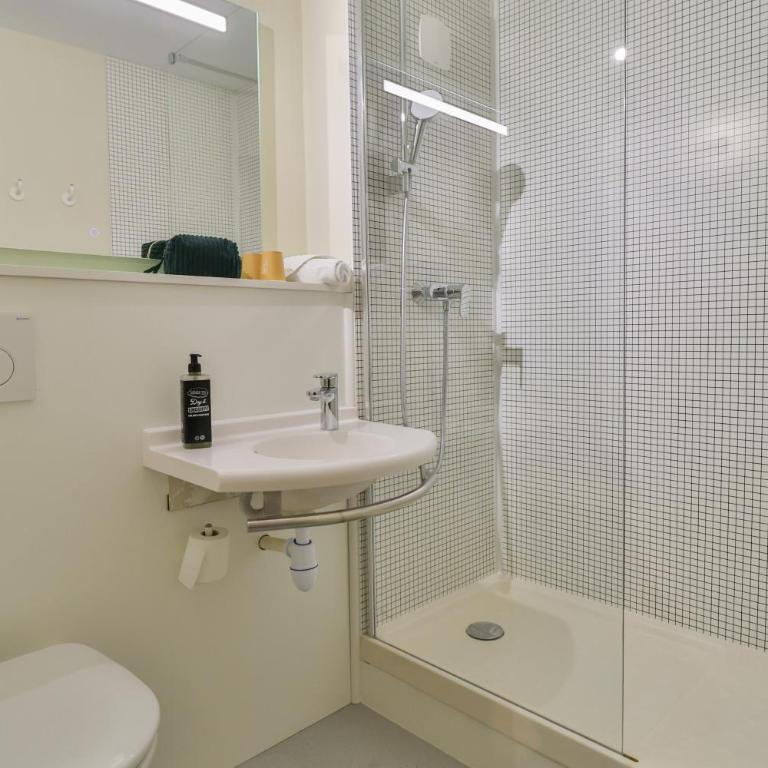 Hotel ibis budget Aix Les Bains - Grésy - Chambre Familiale Standard - 16