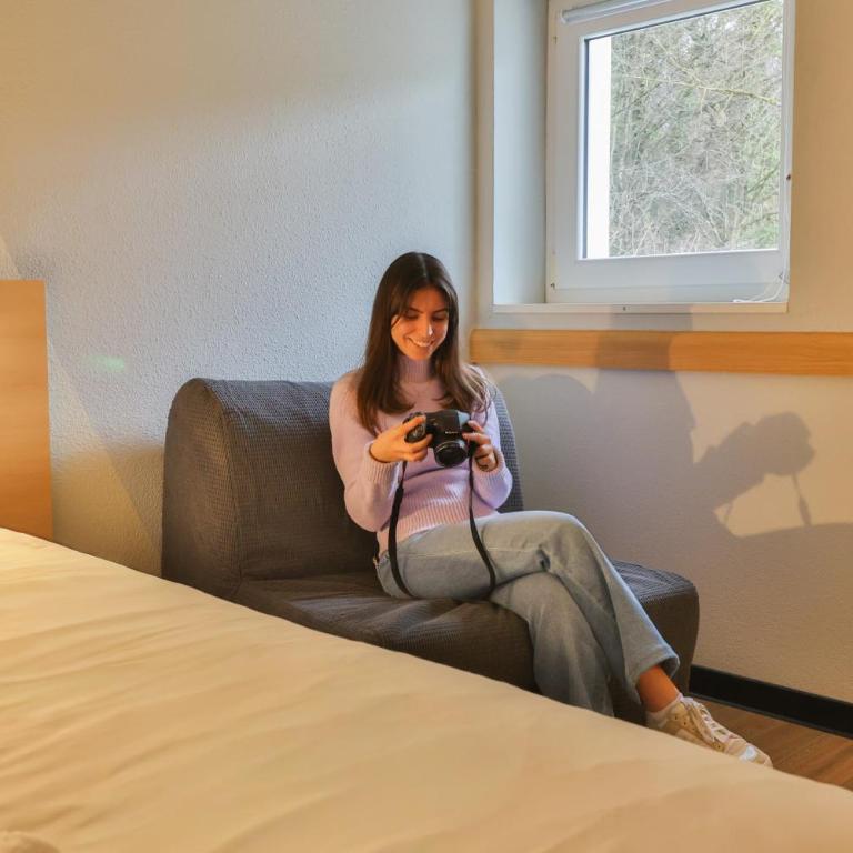 Hotel ibis budget Aix Les Bains - Grésy - Chambre Familiale avec Lit Double et Canapé-Lit - 7