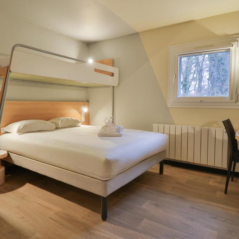 Hotel ibis budget Aix Les Bains - Grésy - Chambre Triple avec 1 Lit Double et 1 Lit Superposé - 9