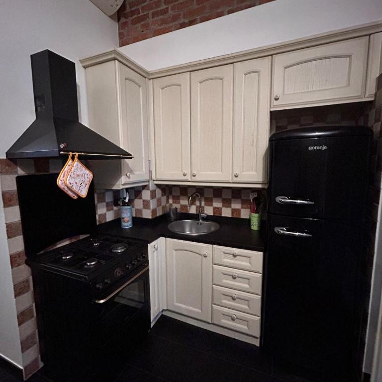 Cozy apartment near Dergano metro station - One-Bedroom Apartment - 4
