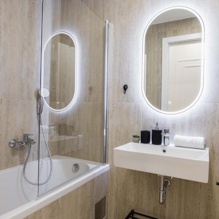 Premier Nova Residence with free parking - Apartman sa 3 Spavaće Sobe i Balkonom - 17
