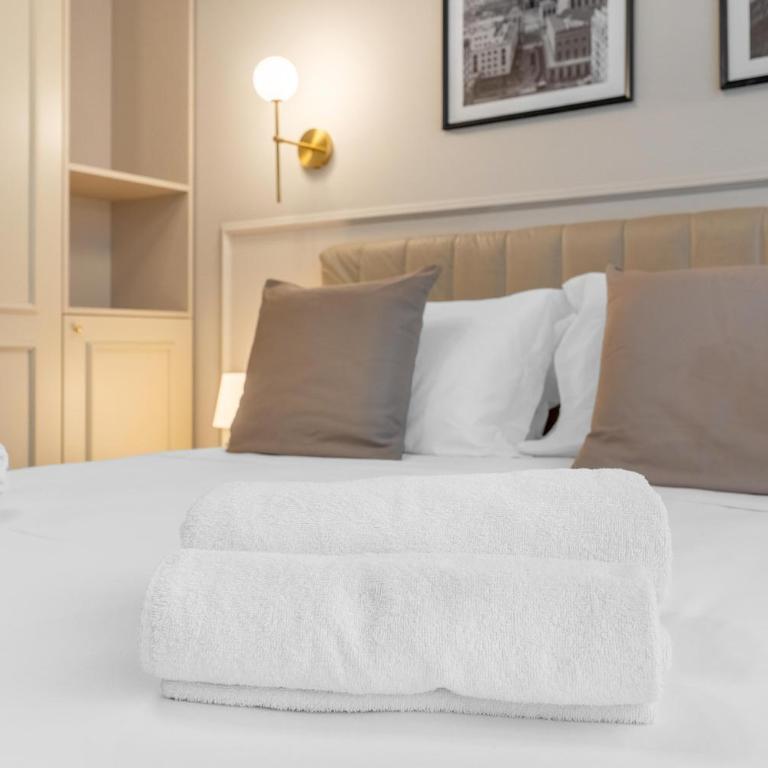 Vittoriana Suites Foresteria Lombarda - Camera Matrimoniale - 19