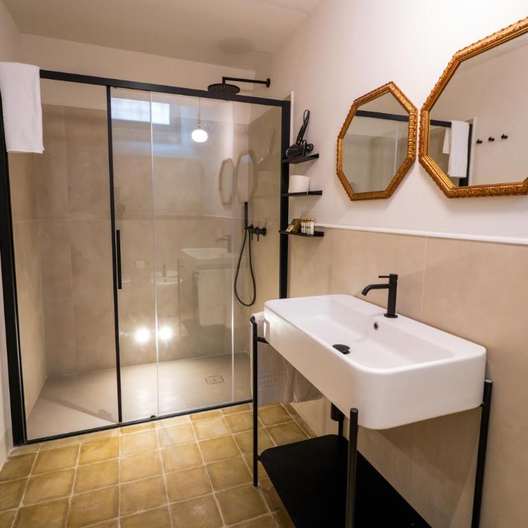 Castellett Dimora di Famiglia - Deluxe Quadruple Room - 3