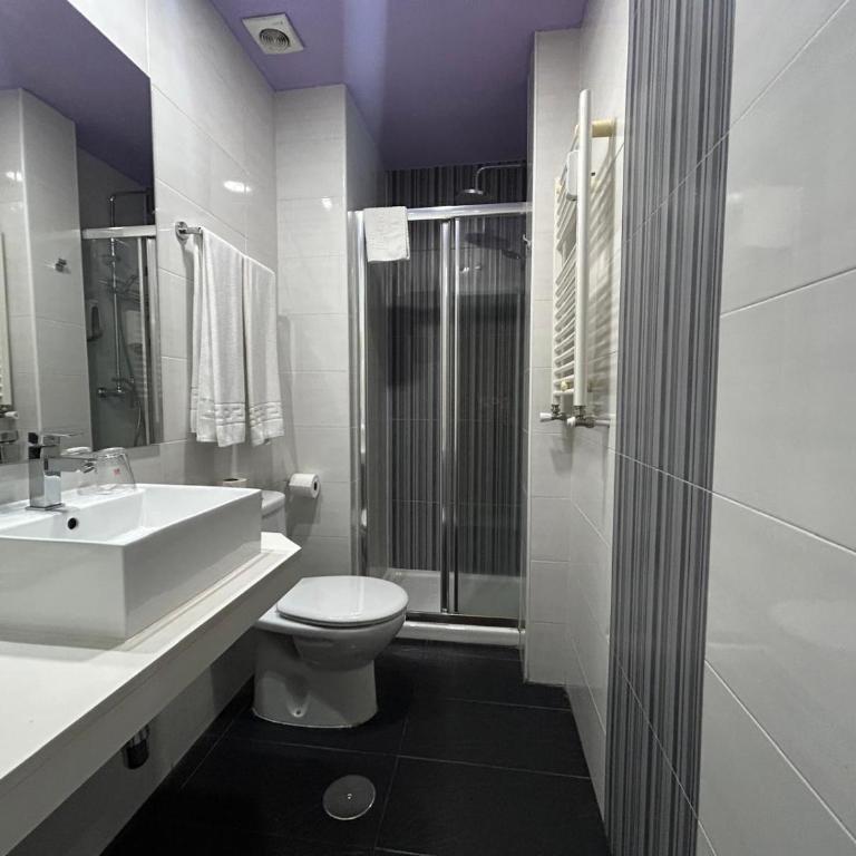 Hostal Buenos Aires Gran Vía Madrid - Twin Room - 14