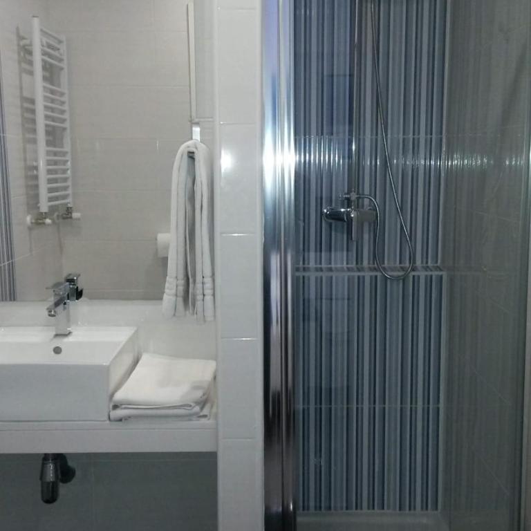 Hostal Buenos Aires Gran Vía Madrid - Twin Room - 10