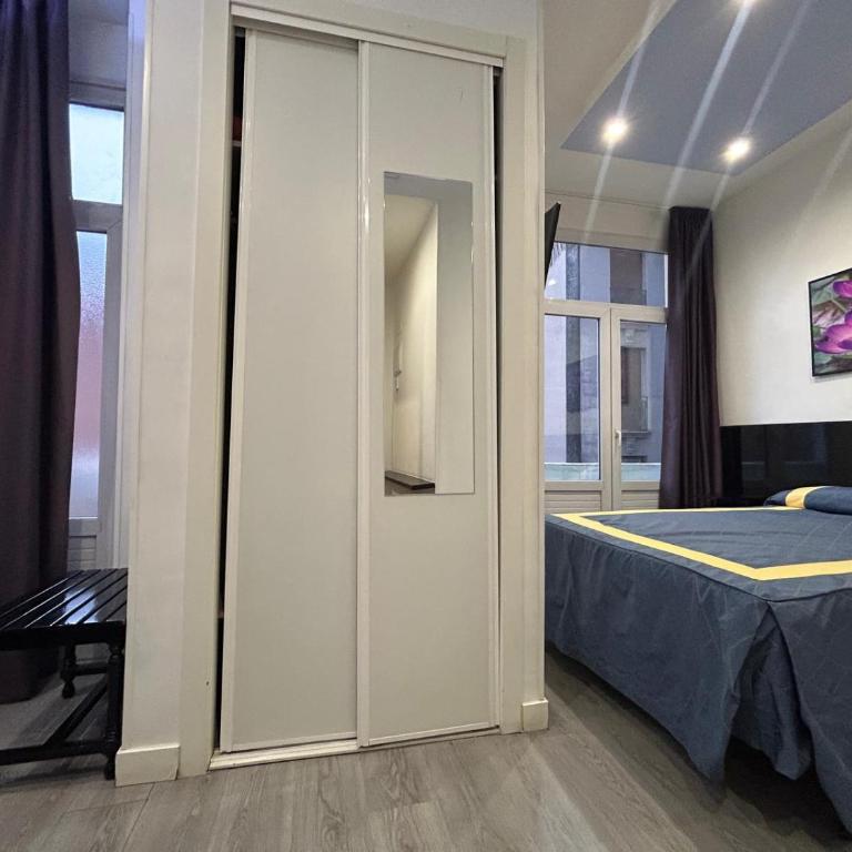 Hostal Buenos Aires Gran Vía Madrid - Triple Room - 4