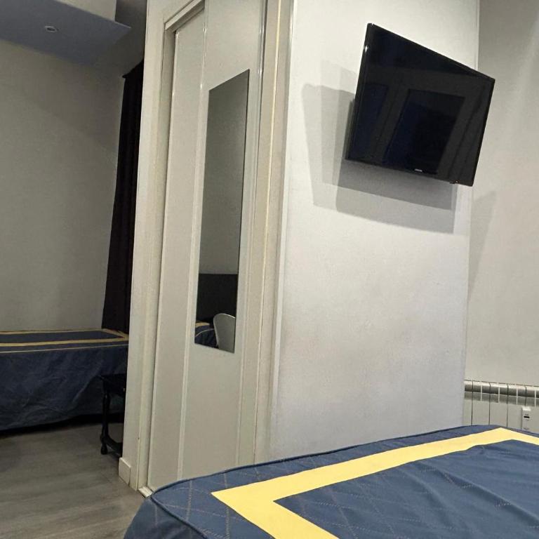 Hostal Buenos Aires Gran Vía Madrid - Triple Room - 6