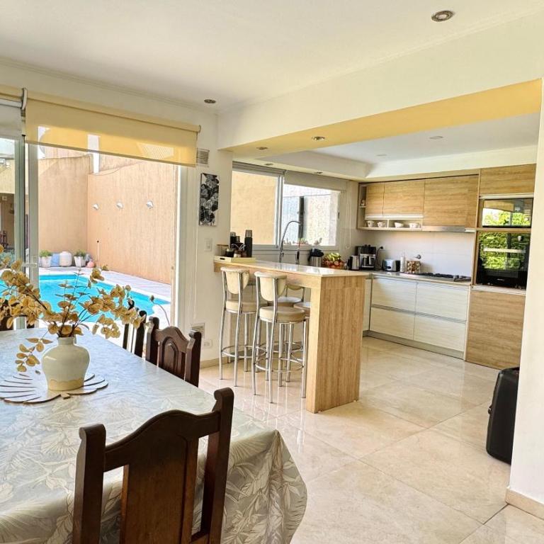 Casa con Pileta, Parrilla y Quincho x9 - Four-Bedroom House - 1