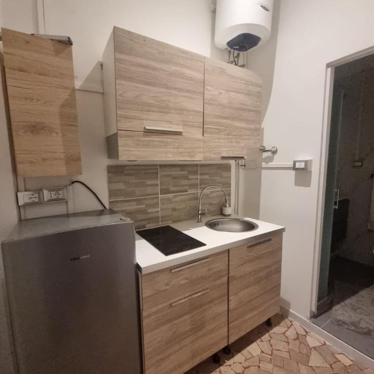 Fiera Village Rooms - Camera Matrimoniale con Bagno Privato - 1