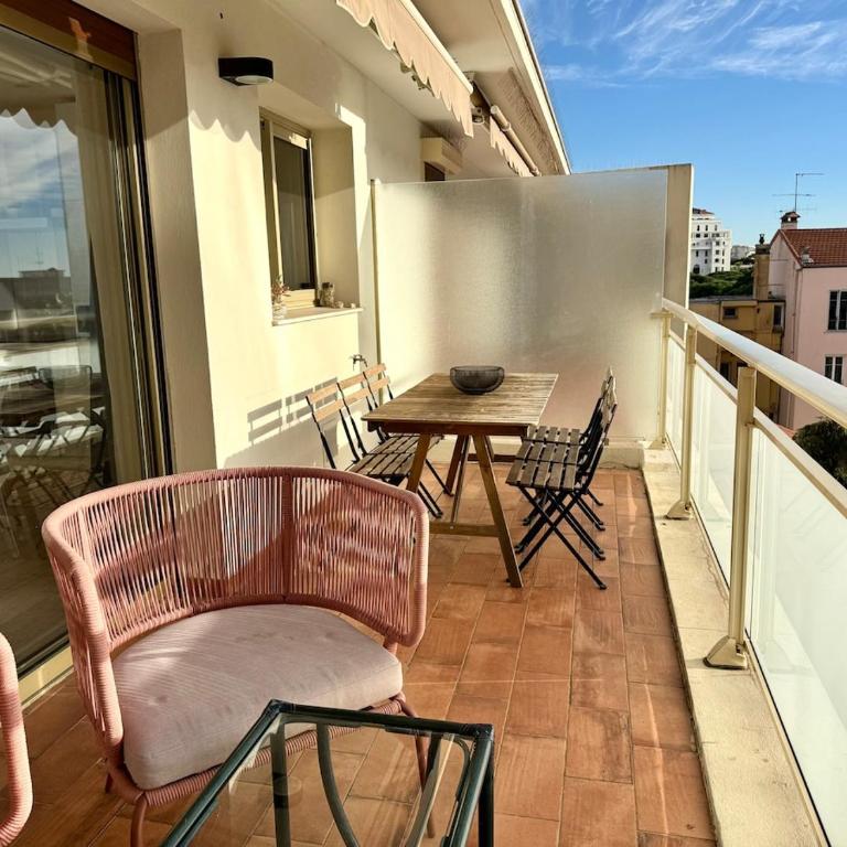 Bright cocoon with quiet terrace - Two-Bedroom Apartment with Terrace - 2
