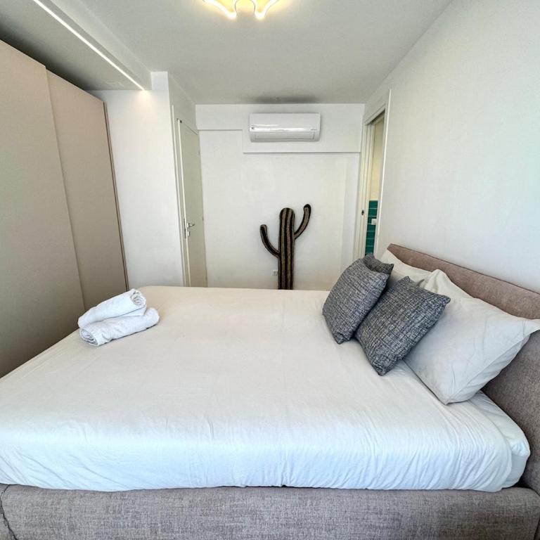 Bright cocoon with quiet terrace - Two-Bedroom Apartment with Terrace - 4