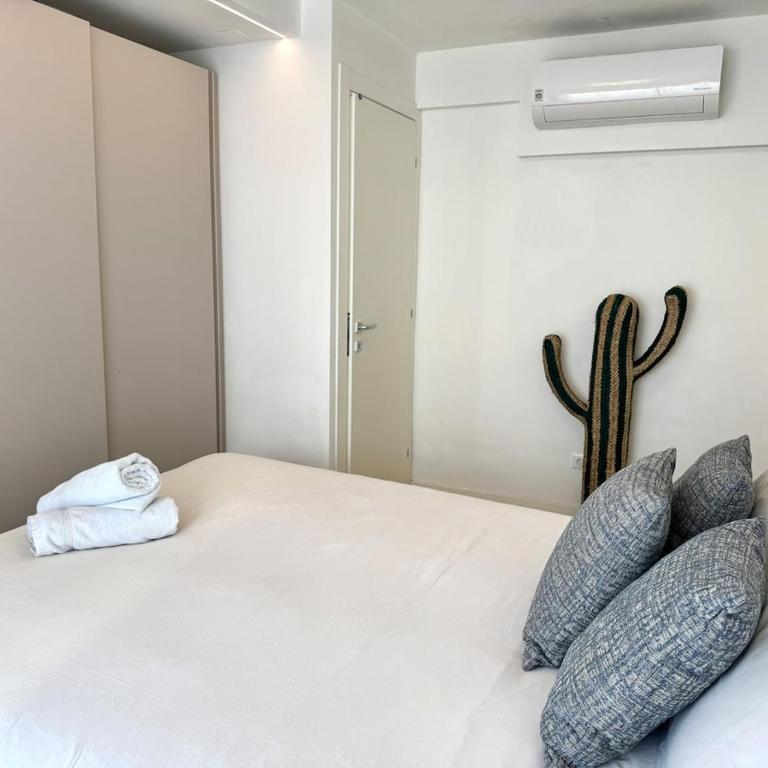 Bright cocoon with quiet terrace - Two-Bedroom Apartment with Terrace - 19
