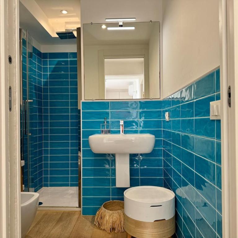 Bright cocoon with quiet terrace - Two-Bedroom Apartment with Terrace - 21