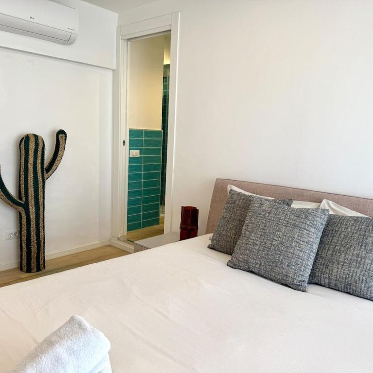 Bright cocoon with quiet terrace - Two-Bedroom Apartment with Terrace - 23