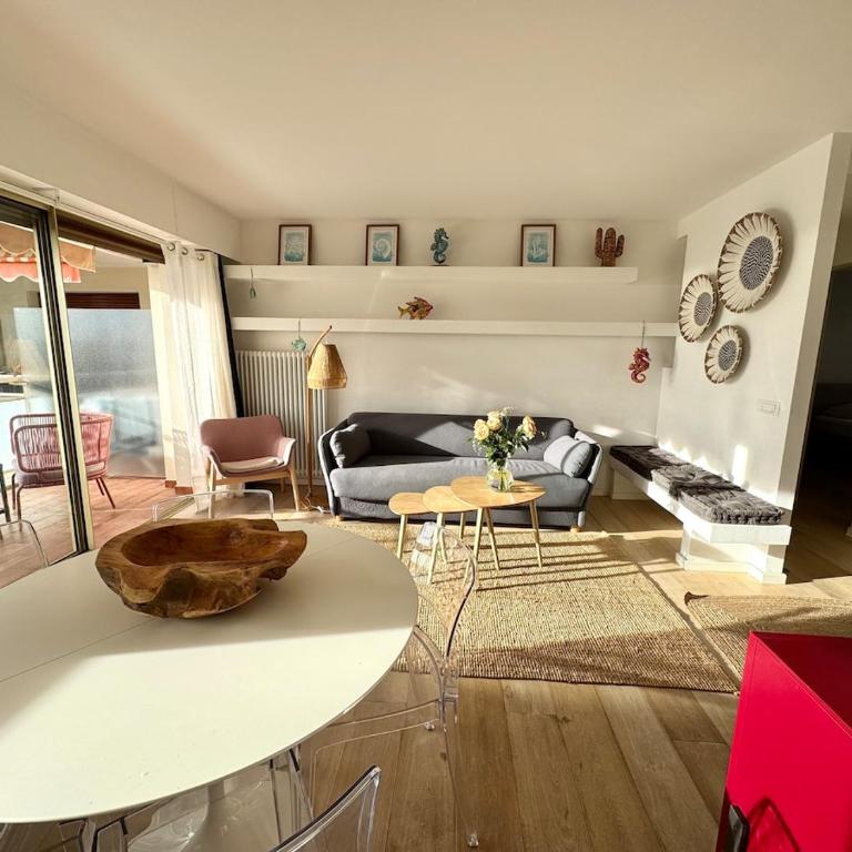 Bright cocoon with quiet terrace - Two-Bedroom Apartment with Terrace - 24