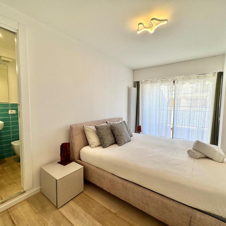 Bright cocoon with quiet terrace - Two-Bedroom Apartment with Terrace - 29