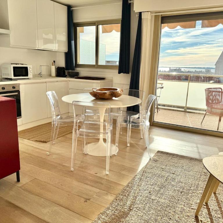 Bright cocoon with quiet terrace - Two-Bedroom Apartment with Terrace - 37