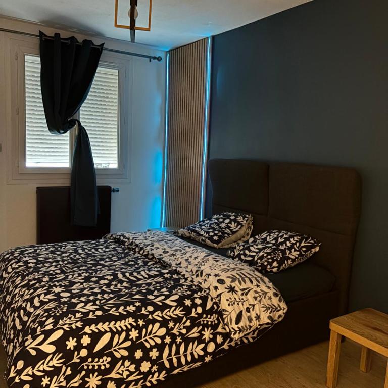 Le Cocon Nîmois - One-Bedroom Apartment - 1