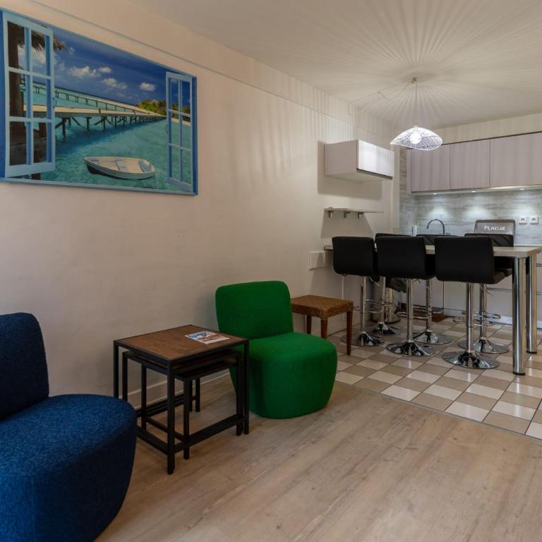 Appt rez de jardin 6 personnes avec piscine tennis et parking gratuit 21 - Apartment - 4