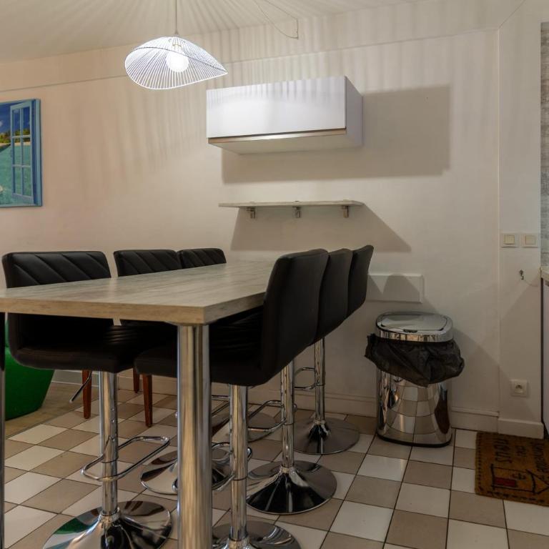Appt rez de jardin 6 personnes avec piscine tennis et parking gratuit 21 - Apartment - 8