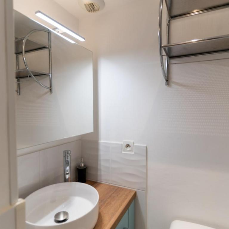 Appt rez de jardin 6 personnes avec piscine tennis et parking gratuit 21 - Apartment - 21