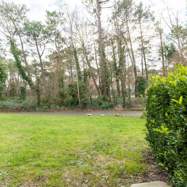Appt rez de jardin 6 personnes avec piscine tennis et parking gratuit 21 - Apartment - 22