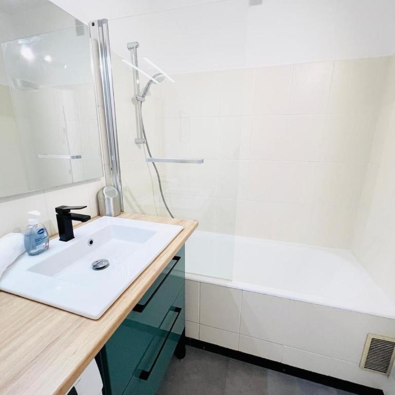242 PB 1 Chambre Parking Partdieu Train Station - Appartement 1 Chambre - 12