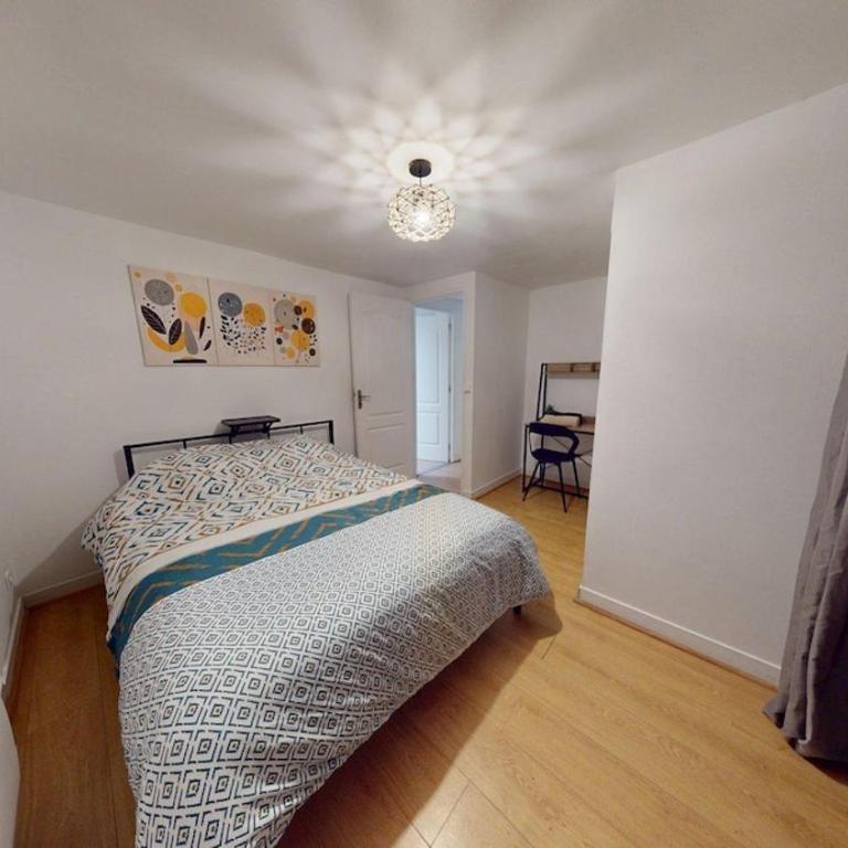 Beautiful 3-bedroom apartment on Rue René Baheux - Appartement 3 Chambres - 4