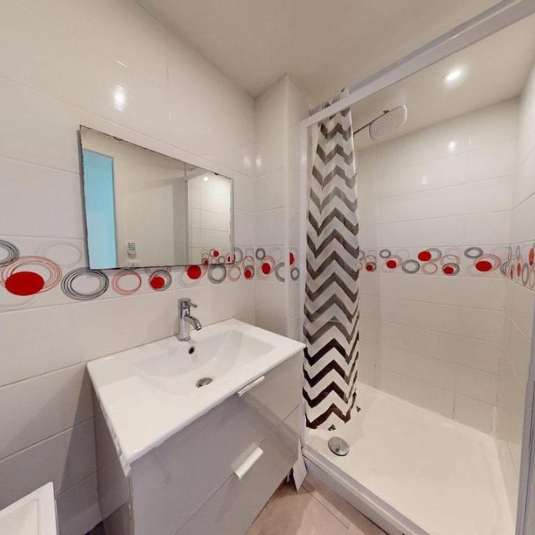 Beautiful 3-bedroom apartment on Rue René Baheux - Appartement 3 Chambres - 8