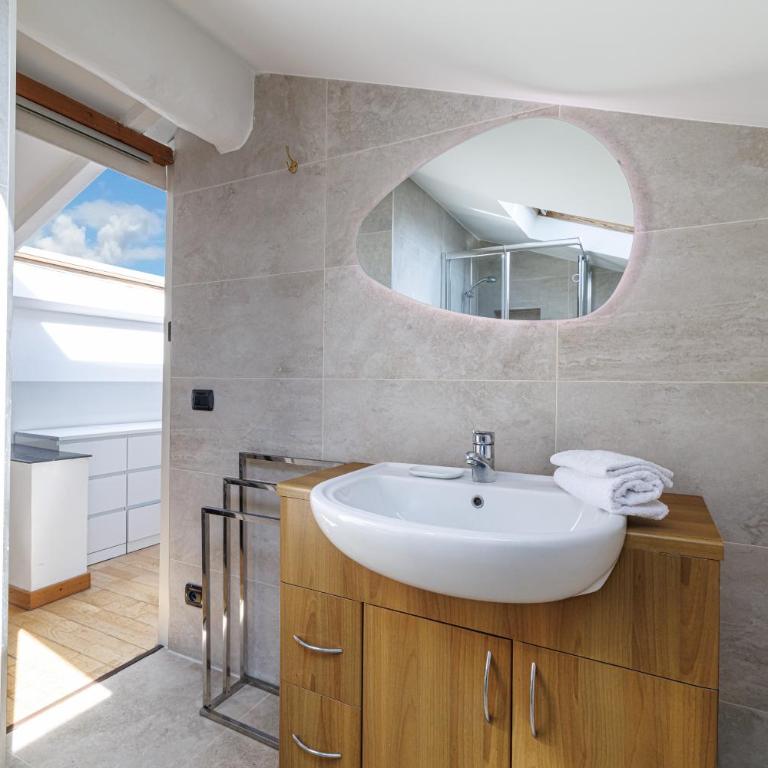 Spacieux duplex - Carré d'or - à 2 min de la mer - Appartement 1 Chambre - 15