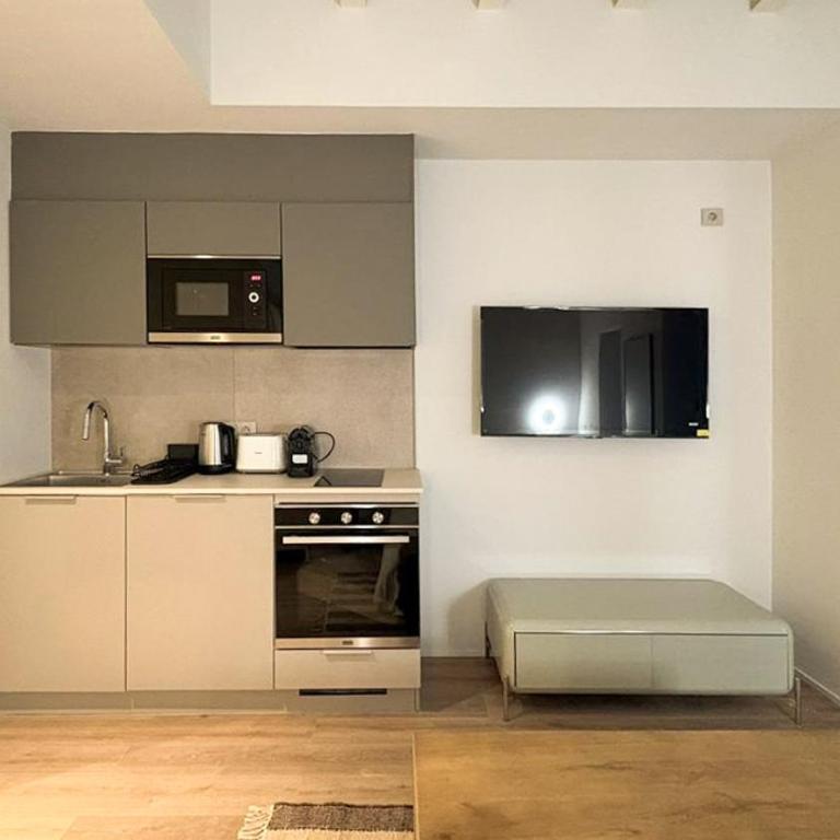 Lux Apartments Park Glories - Standard Studio - 2